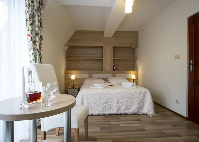 Borowianka Nocleg ze śniadaniem 3*